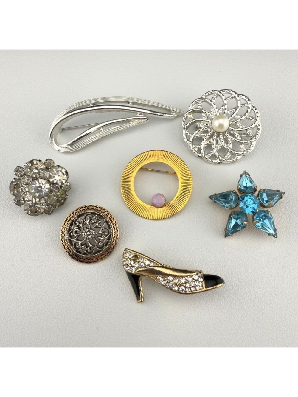 Vintage Brooch Pin Lot Variety Gold Tone Rhinestone Faux Pearl Silver Tone
